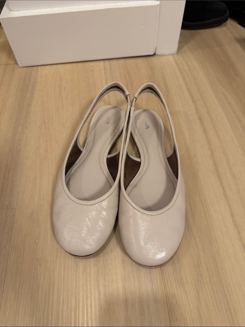 Zara Slingback Ballet Flats in Light Beige/White